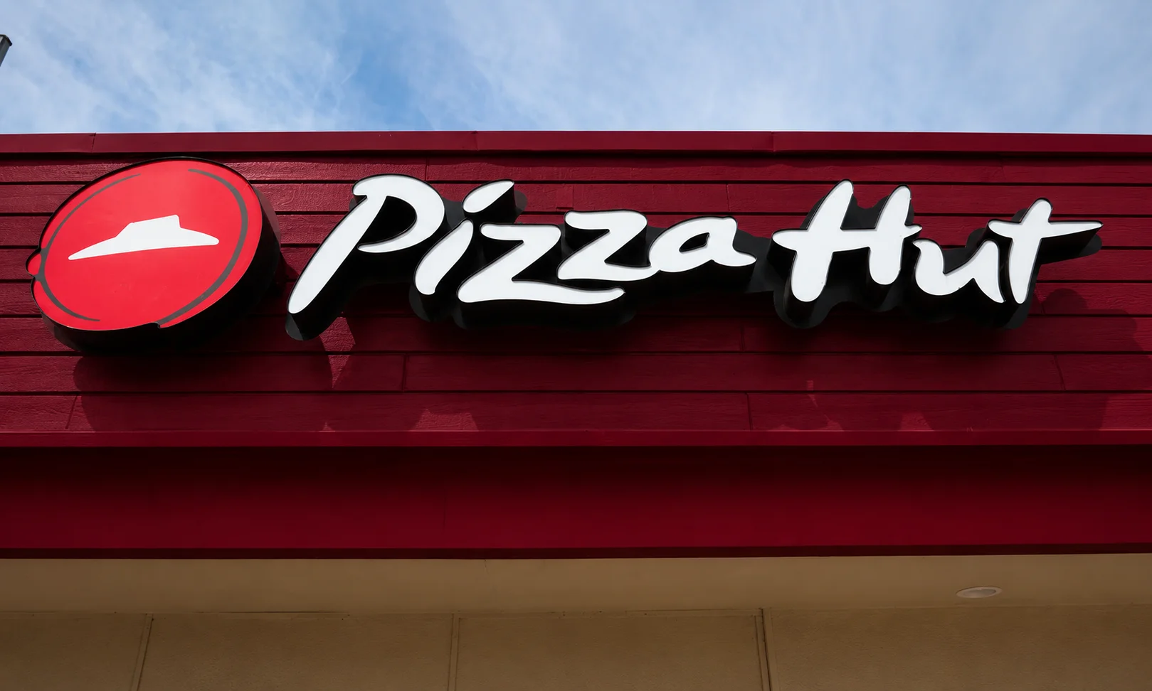 Pizza Hut restaurant building exterior