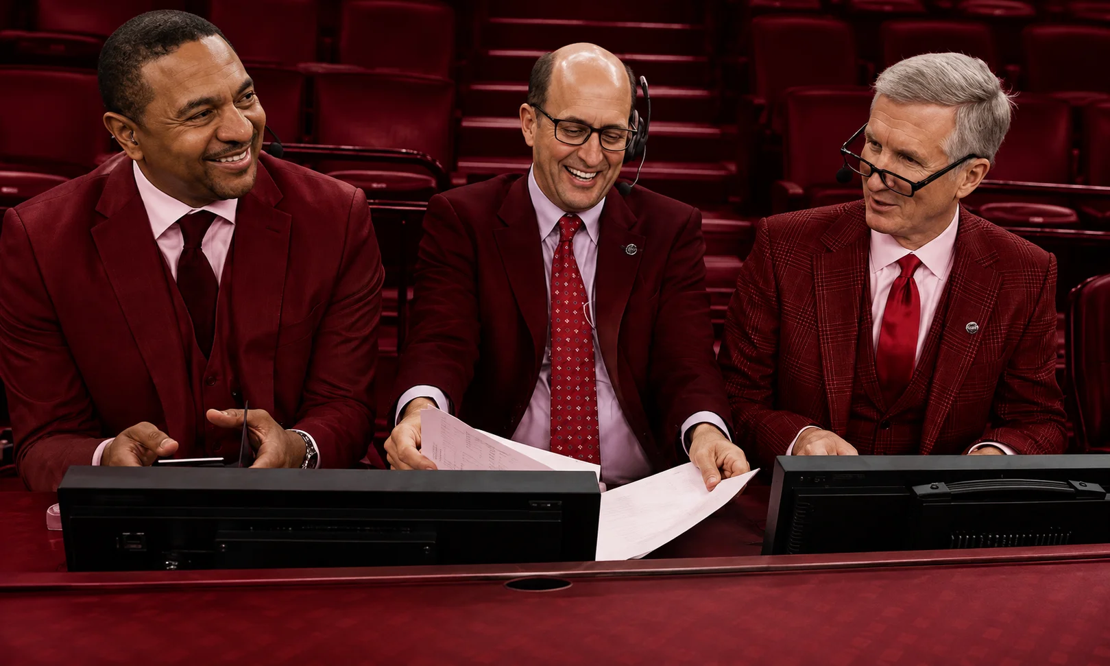 An overview ranking sports commentators by their salaries.
